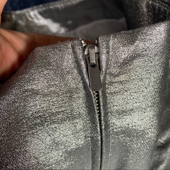 🔗 H&M SILVER SHIMMERING HIGH WAIST FORM FITTING SKIRT! - Picture 5 of 9